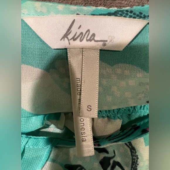 Kirra Sheer shirt Light blue with bird design And Buttons up front. Small - Picture 4 of 5